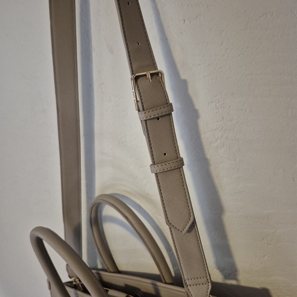 Anne Klein Large 3 Piece Tote Set Beige - Picture 6 of 9